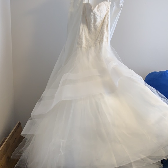 Rivini Wedding Gown - Picture 3 of 7